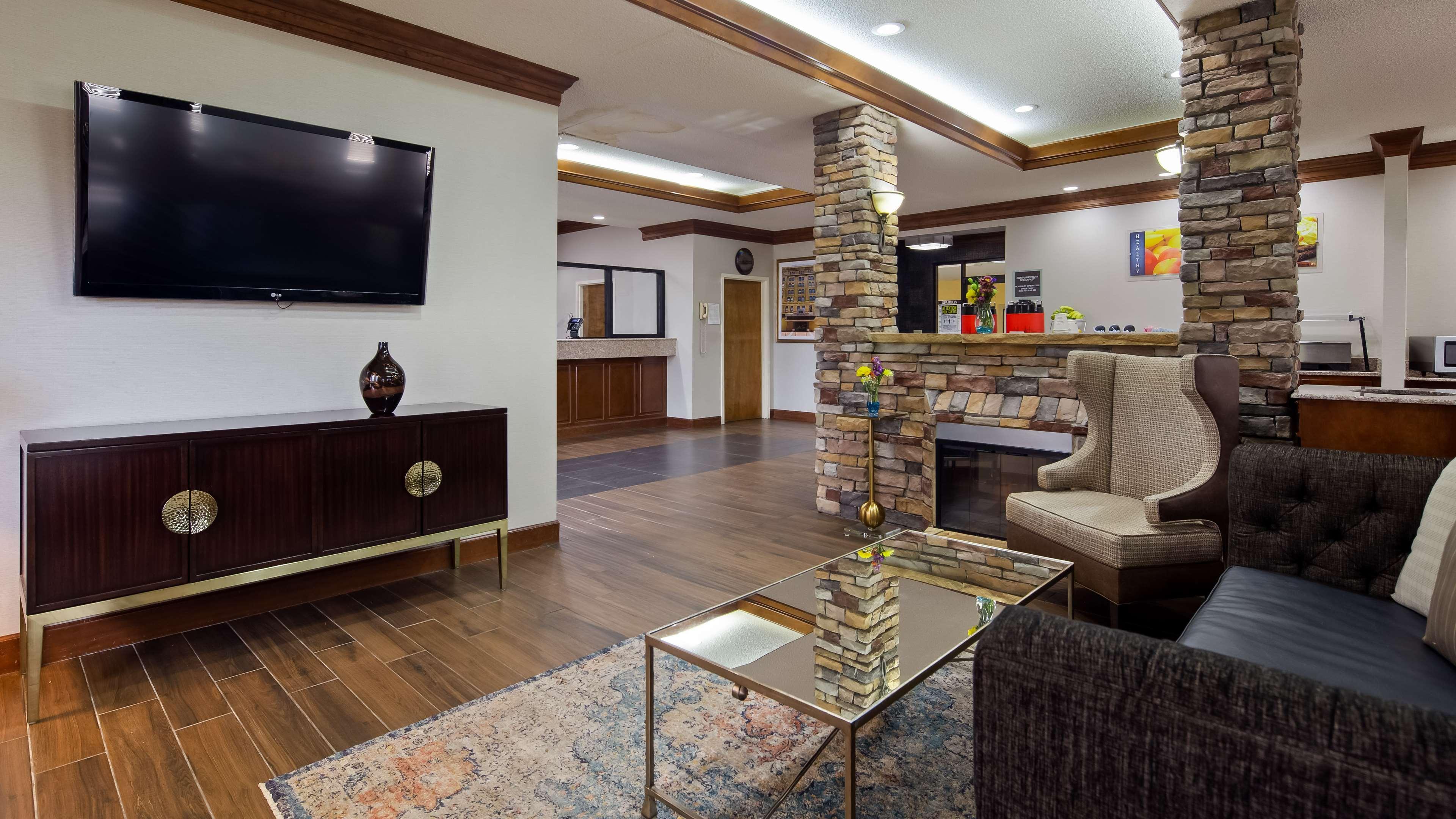 Best Western Inn & Suites Byron Esterno foto