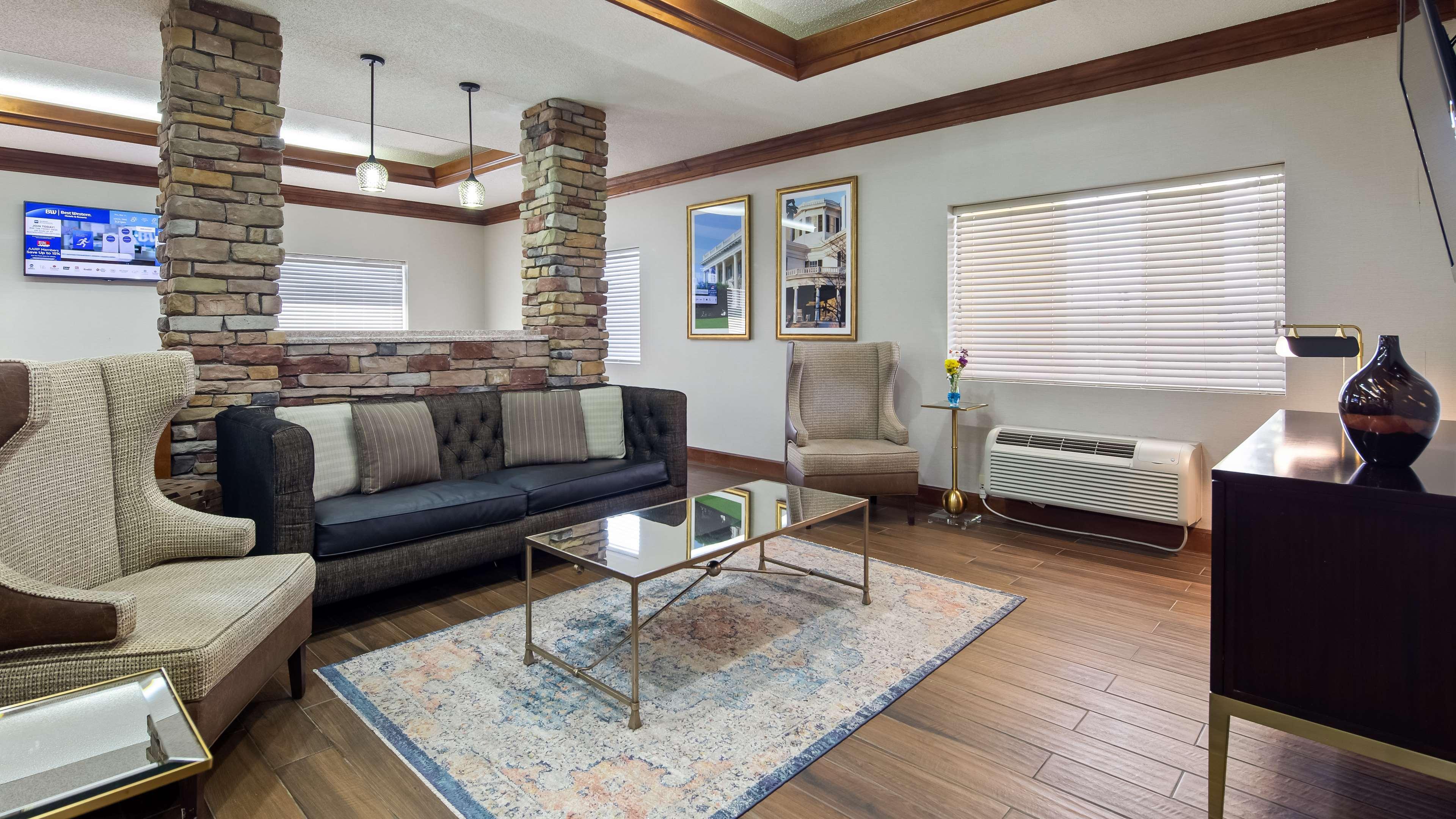 Best Western Inn & Suites Byron Esterno foto